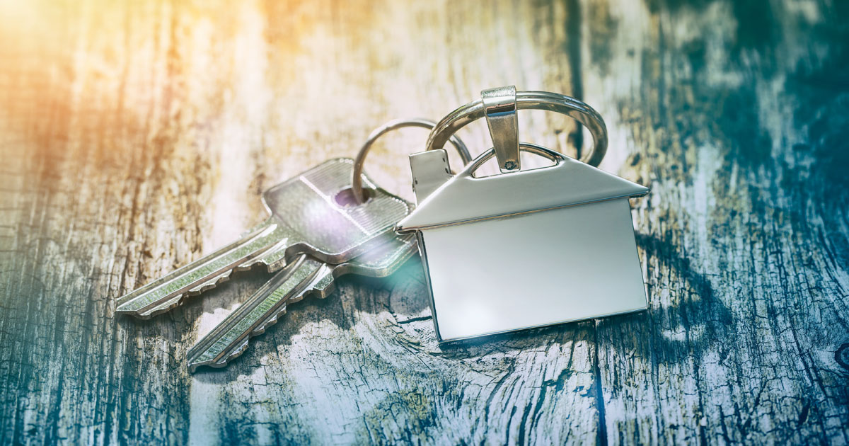 keys and metal house-shaped keychain